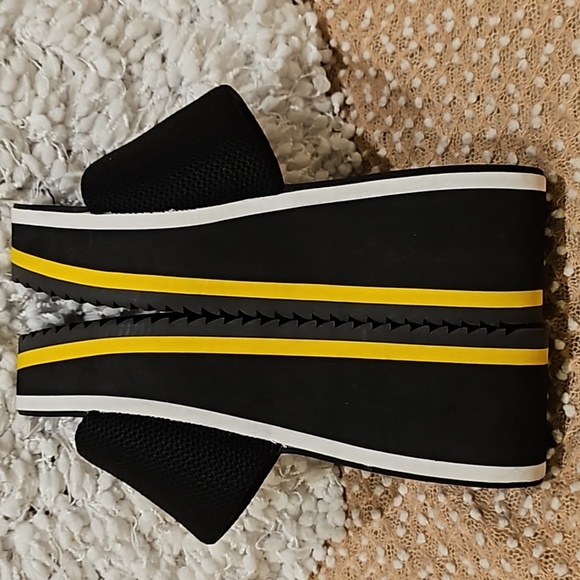 Call it Spring Sandals - Picture 8 of 16